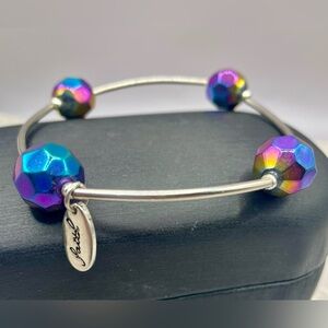 Silver Tone Iridescent Faceted Bead Stretch Bracelet w/ Faith Word Charm. Size 7